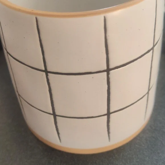 Grid Pattern Ceramic Mug - Picture 2 of 8